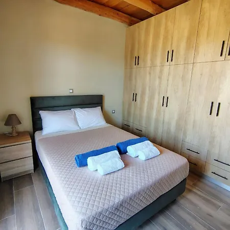 בית נופש Vrisses Cretan Retreat -pool -mountain View Vryses