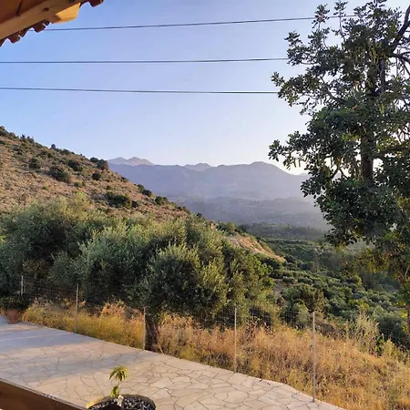 Дом отдыха Vrisses Cretan Retreat -pool -mountain View Vryses